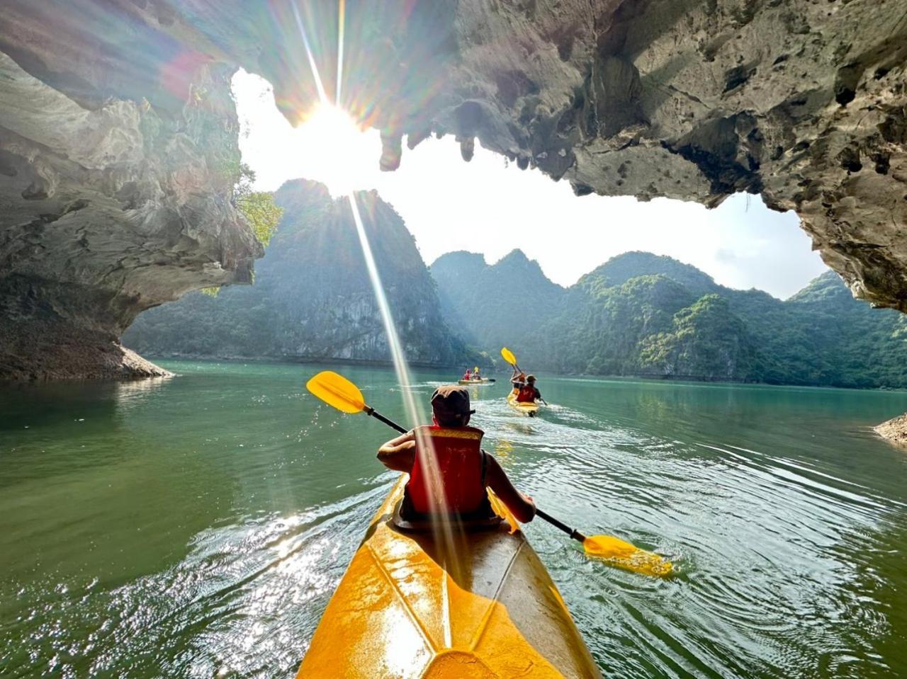 Hotel Sunlight Boutique Cruise - Cat Ba Island Ha Long Esterno foto