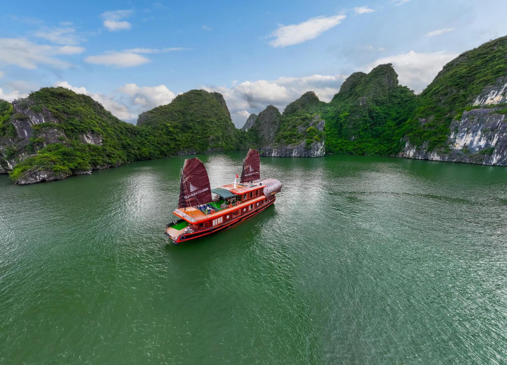 Hotel Sunlight Boutique Cruise - Cat Ba Island Ha Long Esterno foto
